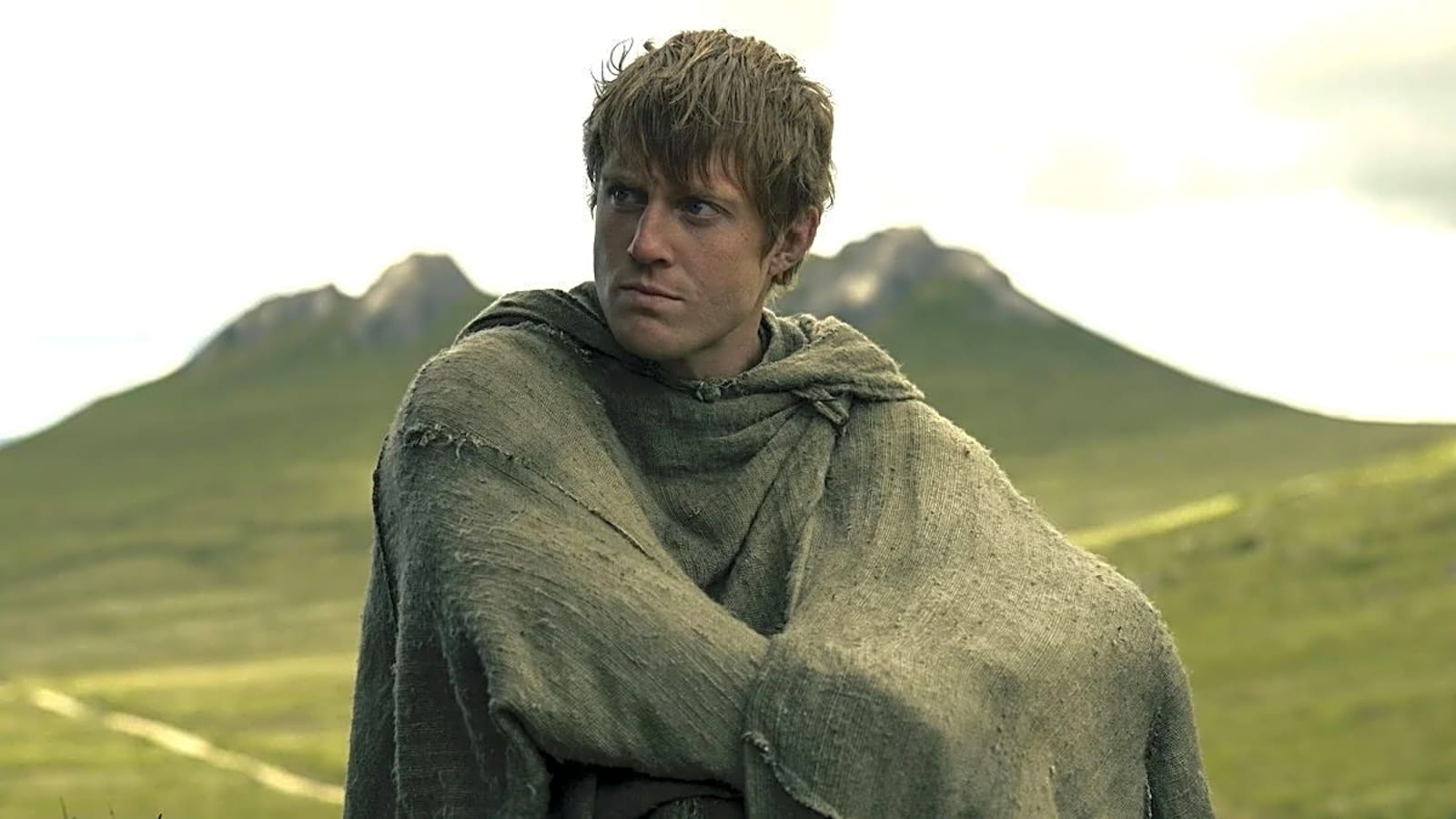 Is Dunk a real knight on 'A Knight of the Seven Kingdoms'?