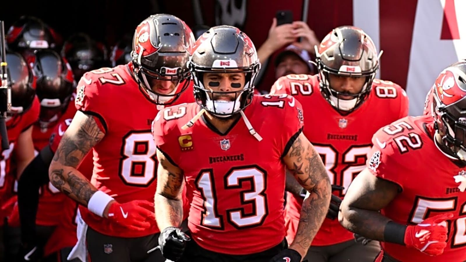 LeBron James vs. Michael Jordan? Mike Evans Has a Final Verdict