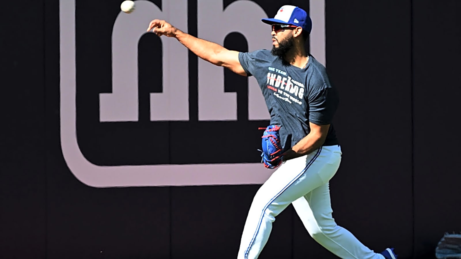 Blue Jays manager John Schneider addresses Seranthony Dominguez potentially tipping pitches