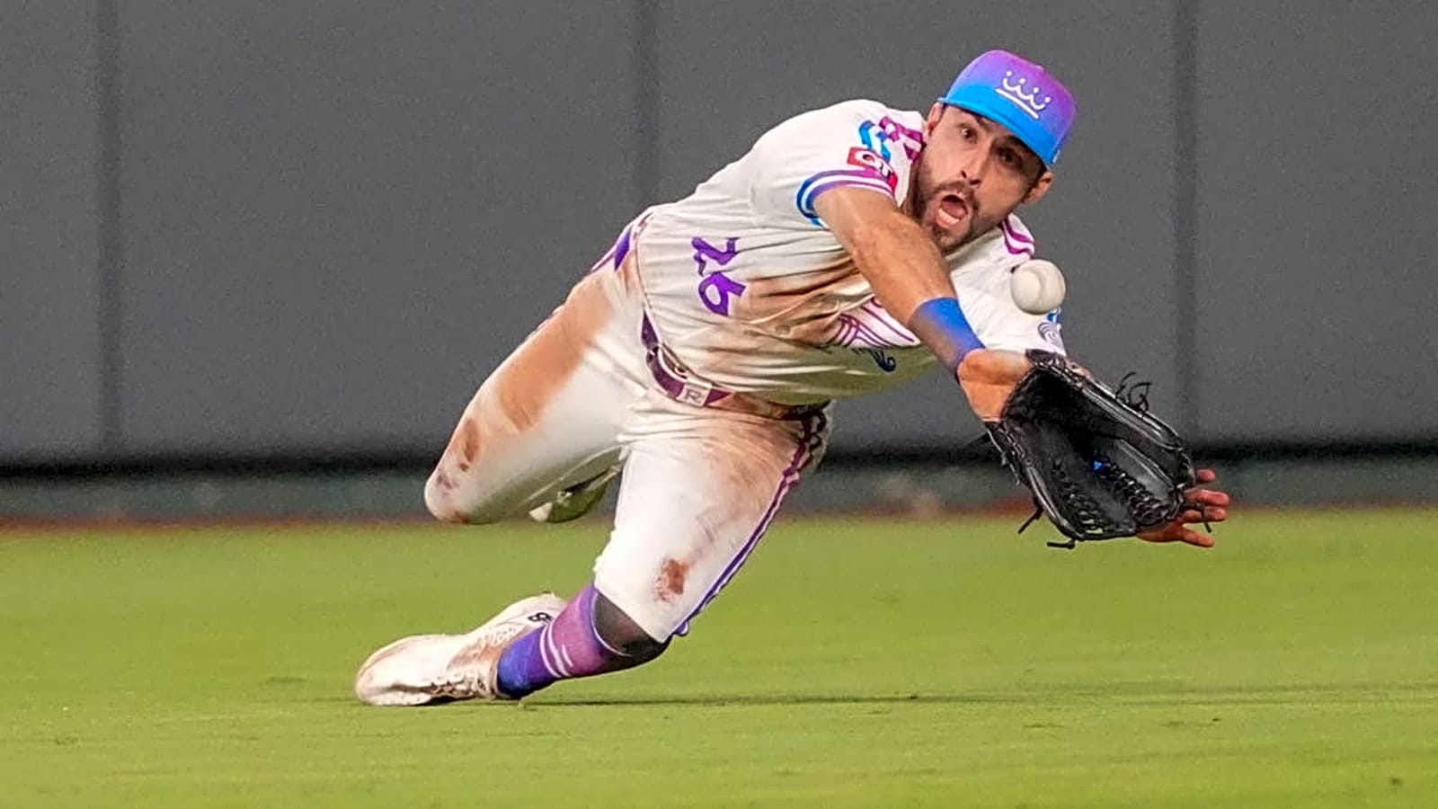 Phillies Acquire Outfielder in Trade With Royals