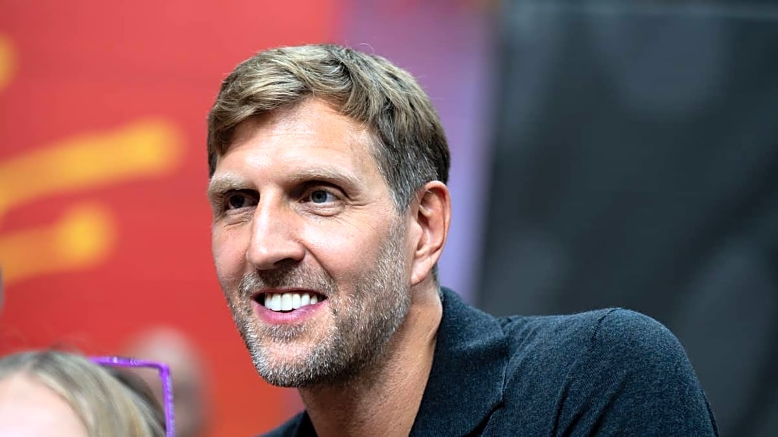Dirk Nowitzki chimes in on LaMelo Ball traveling controversy