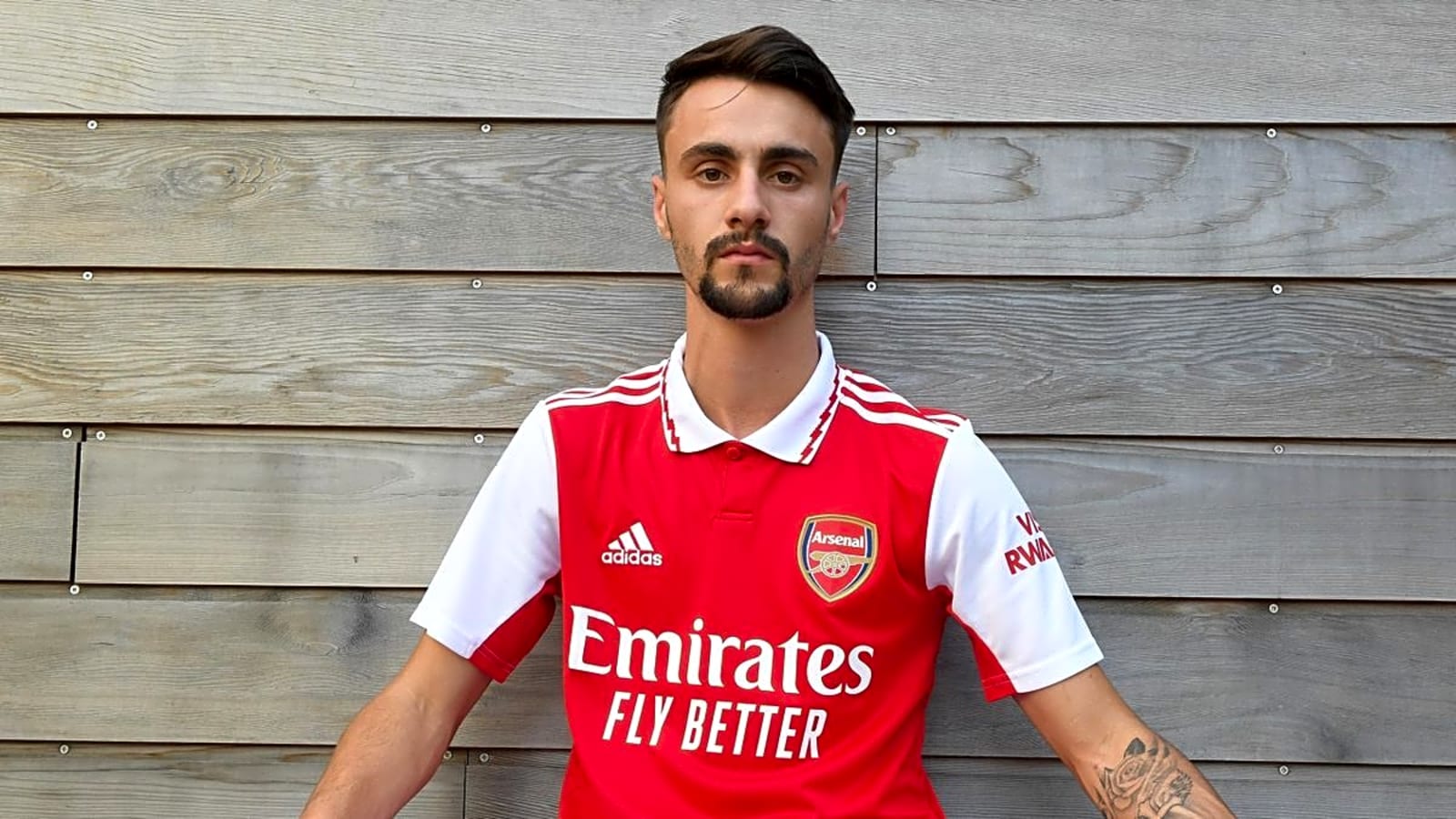 Arsenal keen to offload two out of favour midfielders