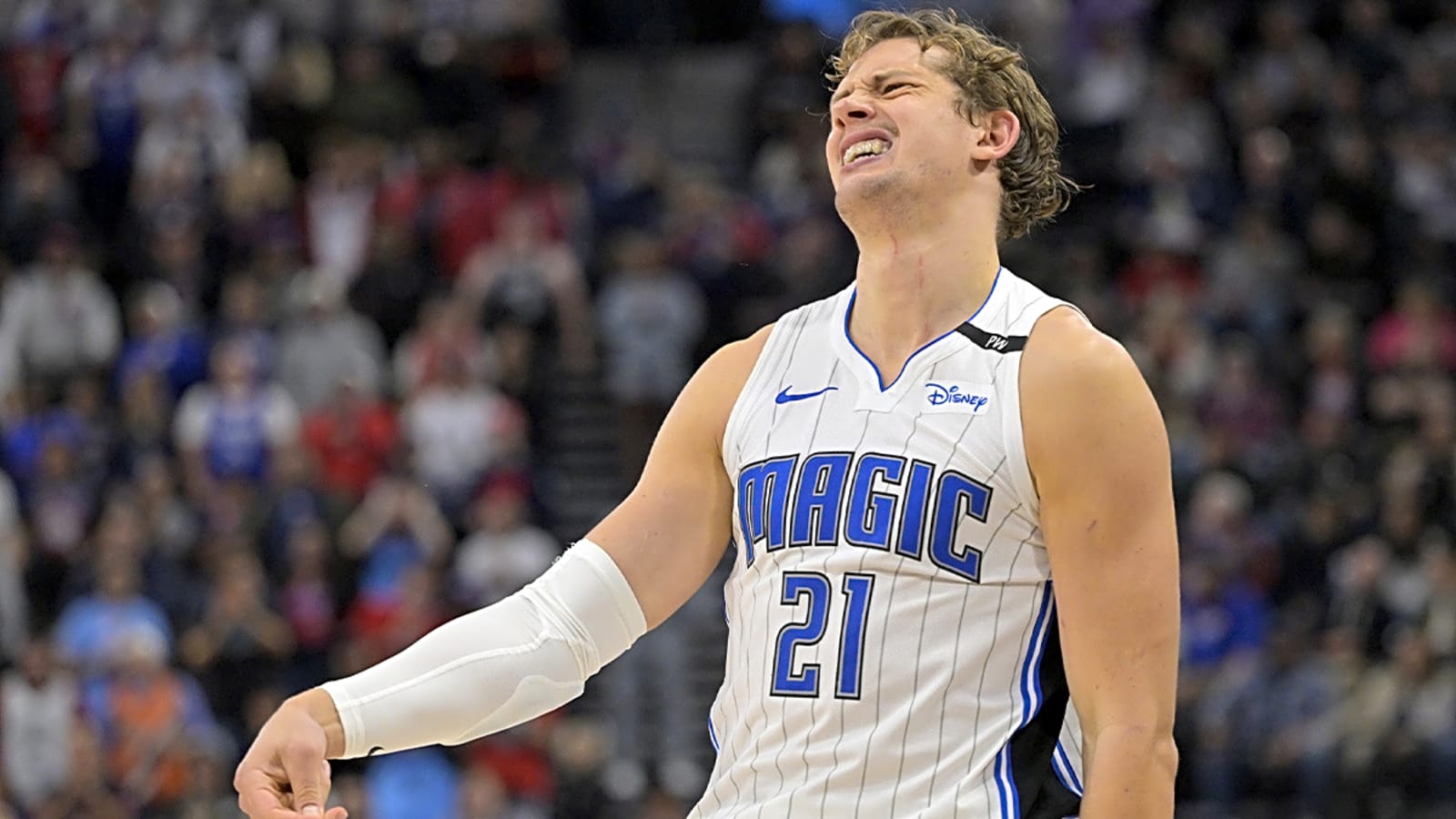 Magic make contract decisions on 2 key bench players