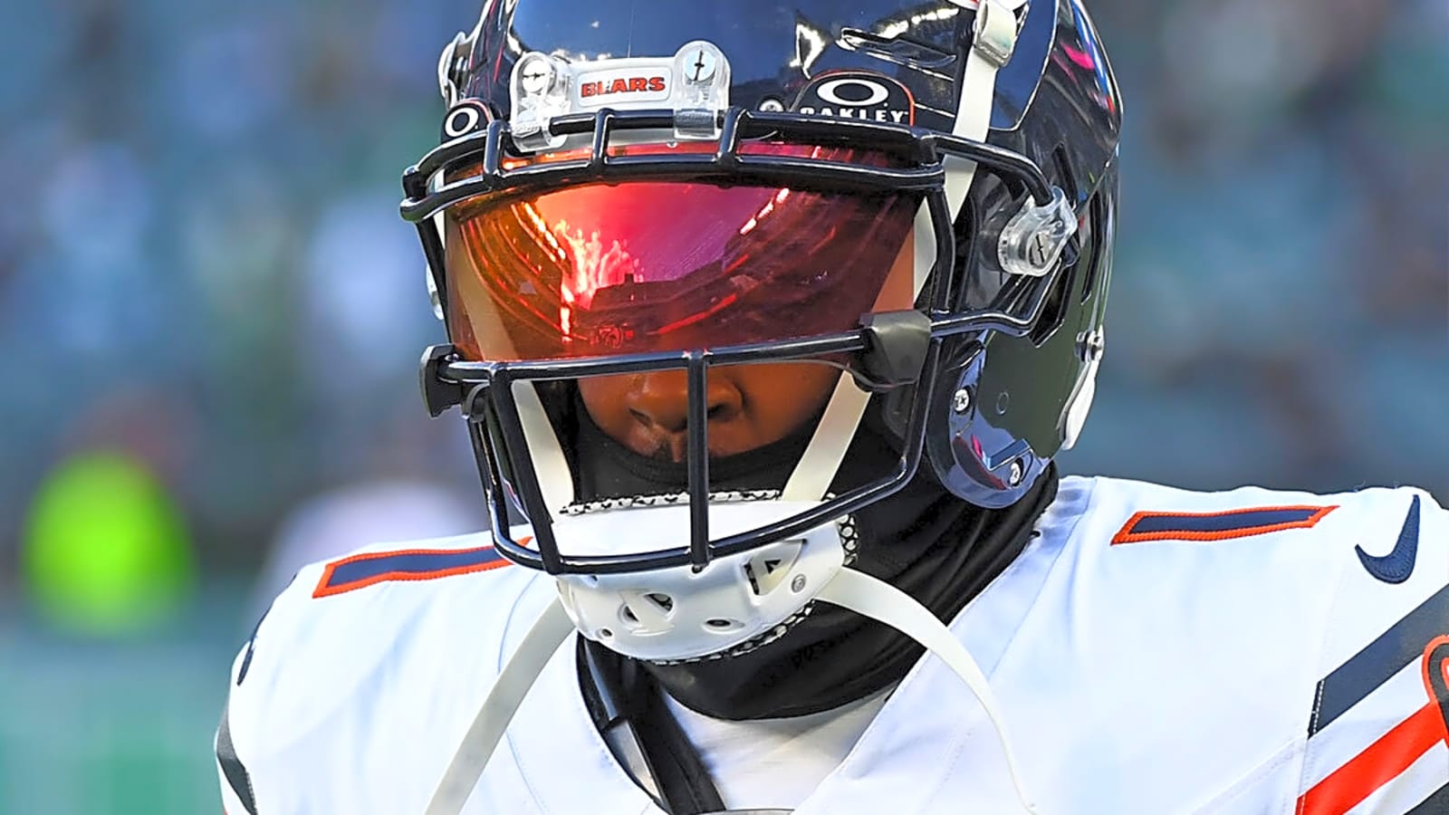 Bears’ Jaylon Johnson suffers apparent injury during practice