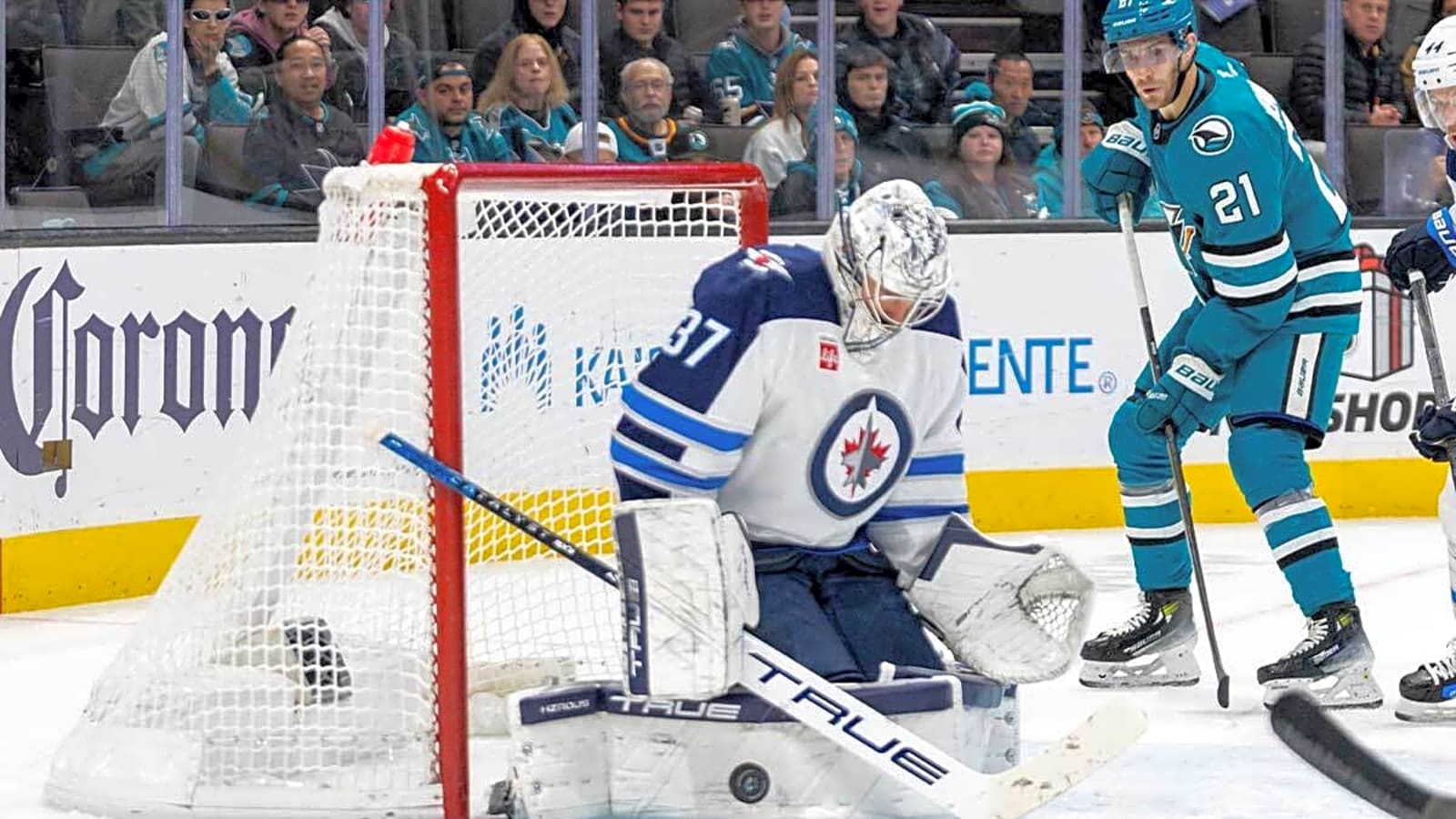 Connor Hellebuyck linked to Pacific Division playoff contender