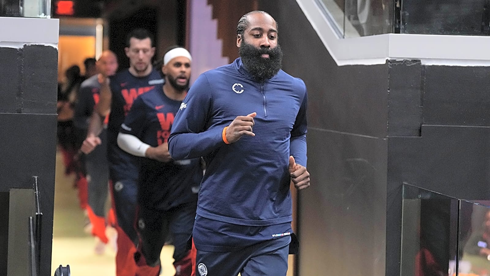Clippers’ James Harden’s hilarious reaction to fan’s championship request