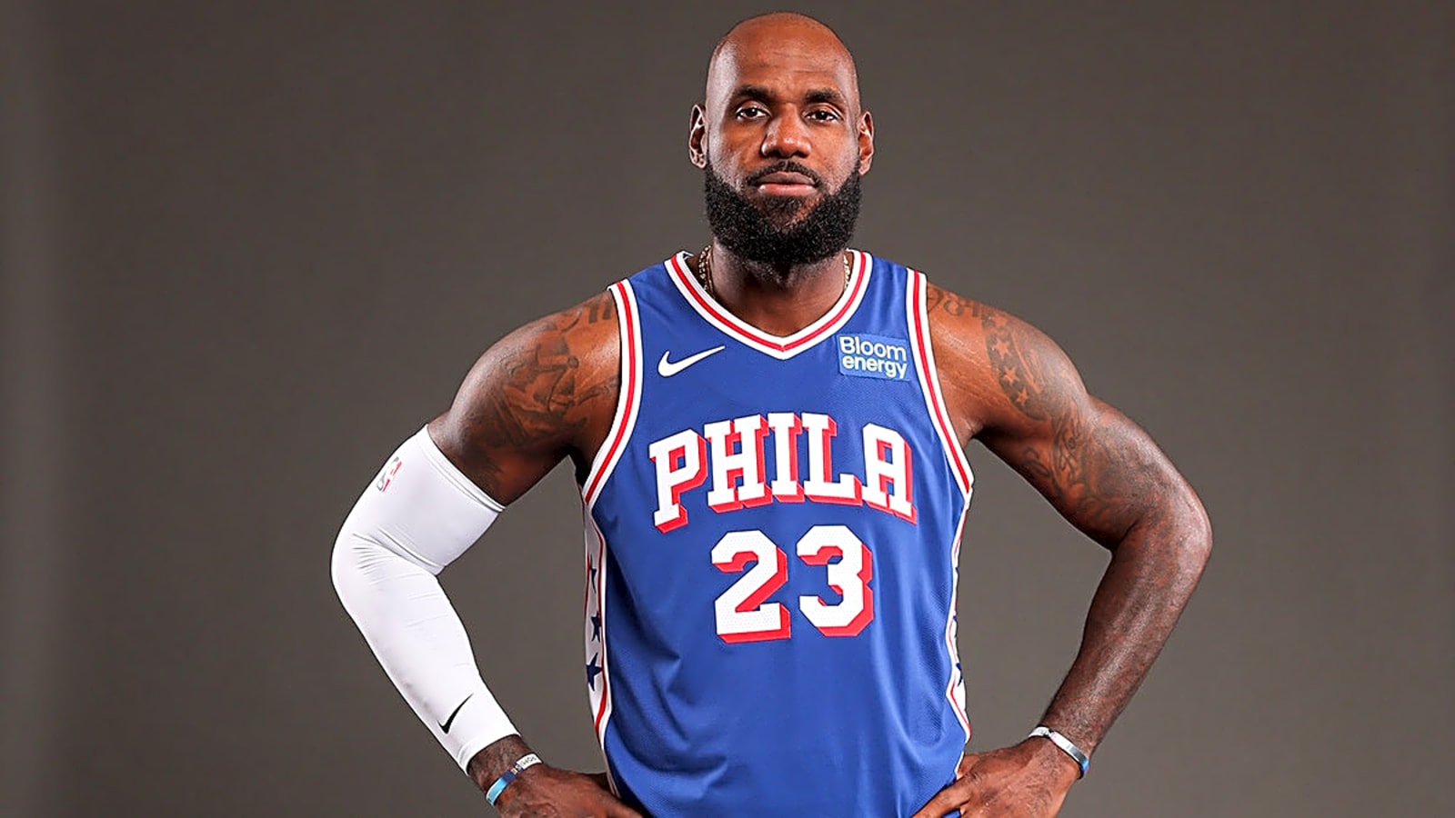 Watch LeBron James leave 76ers practice facility via helicopter