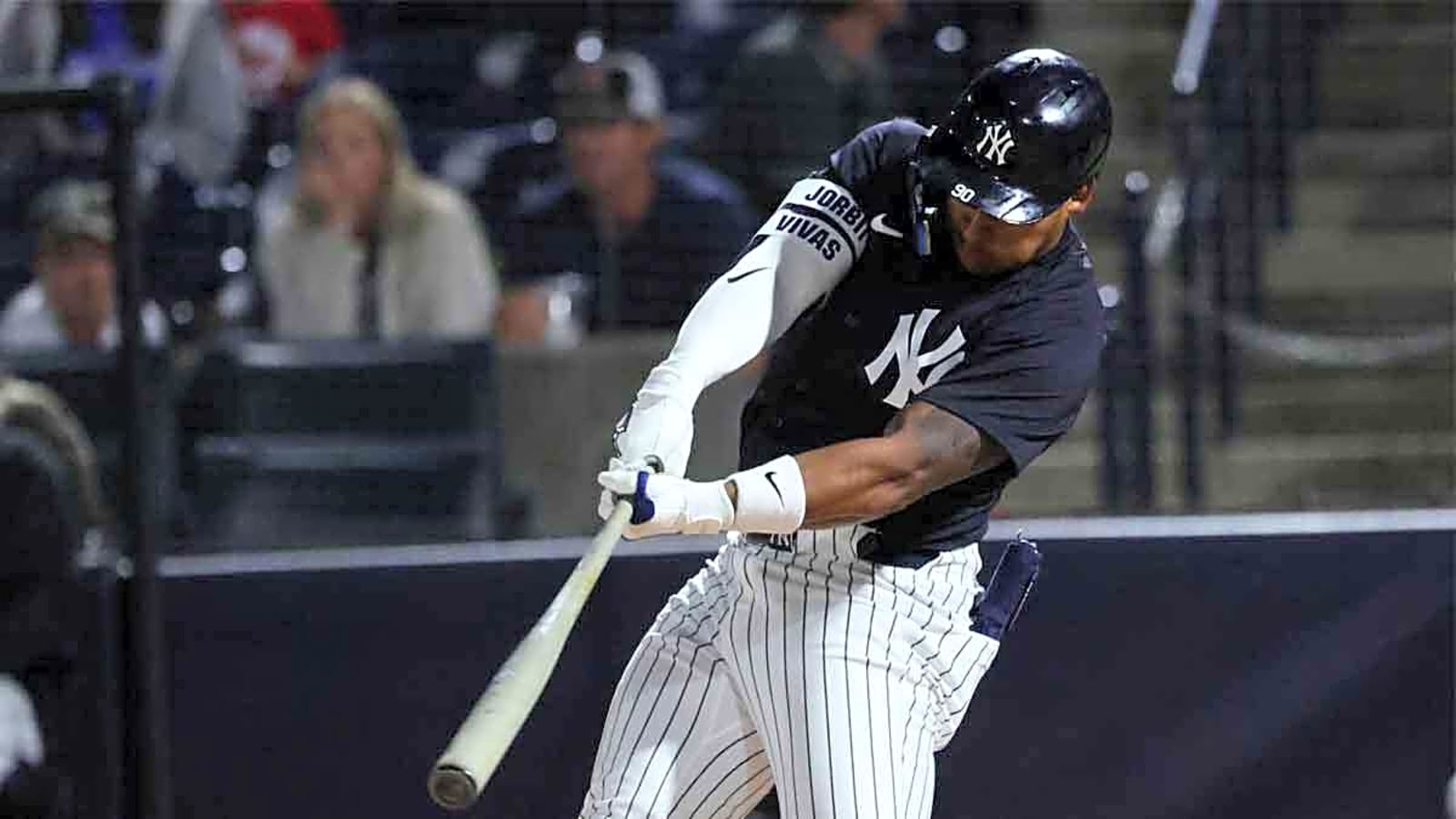 Yankees makes pair of roster moves following Phillies loss