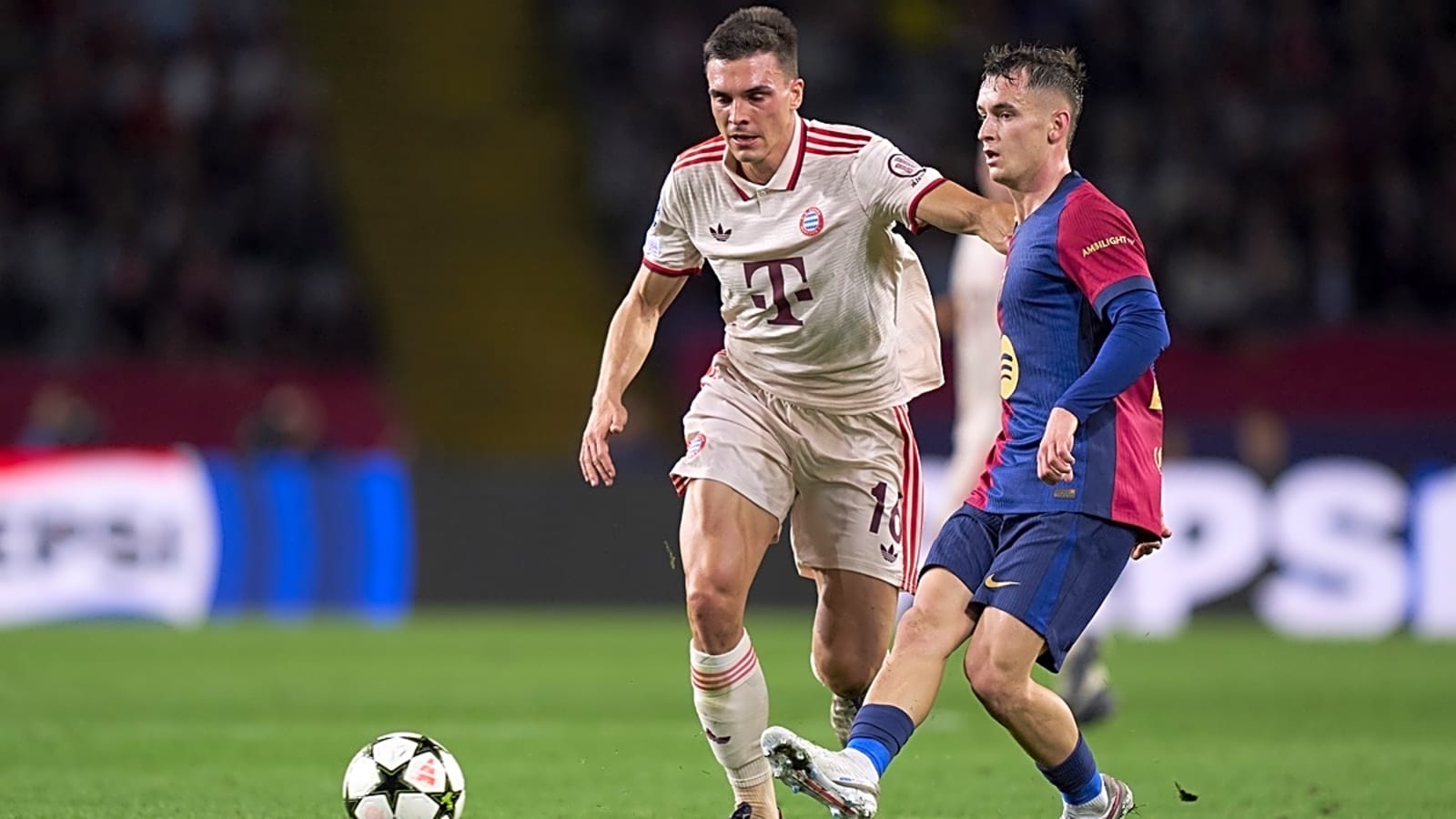 Arsenal Among Clubs Monitoring Defensive Midfielder as Bayern Look to Sell