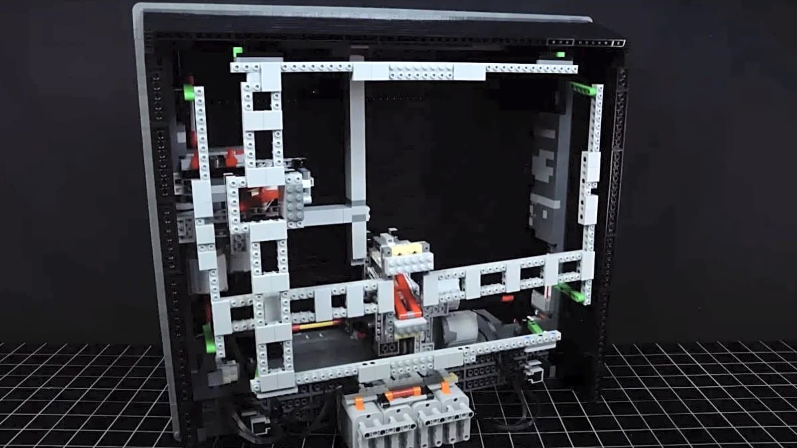 This Hypnotic DVD Screensaver is Built ENTIRELY From LEGO