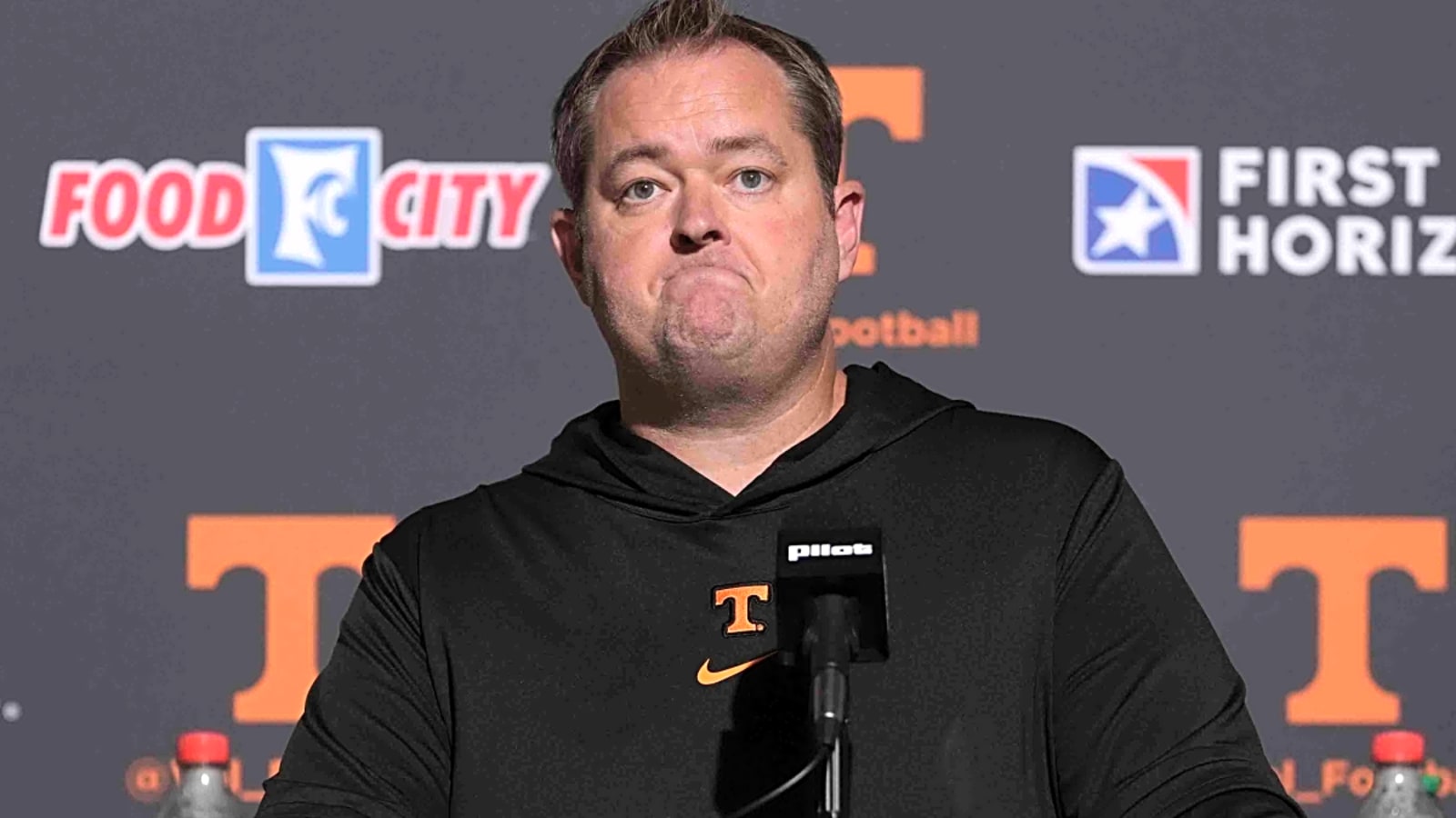 &#39;Just doesn&#39;t make sense&#39; - Georgia Bulldogs legend is not a fan of one of the Tennessee Vols&#39; uniform combinations