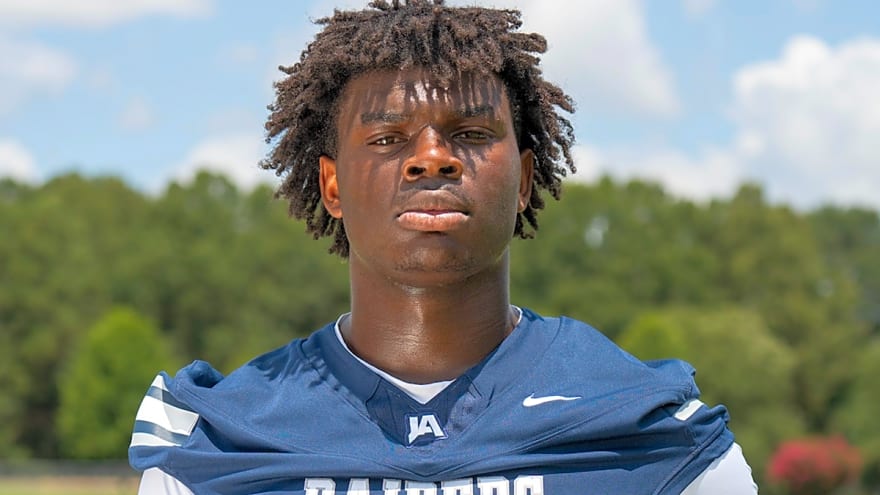 2026 4-star Tennessee Vols signee labeled as a 'high IQ defender' and compared to a first round draft pick from Georgia