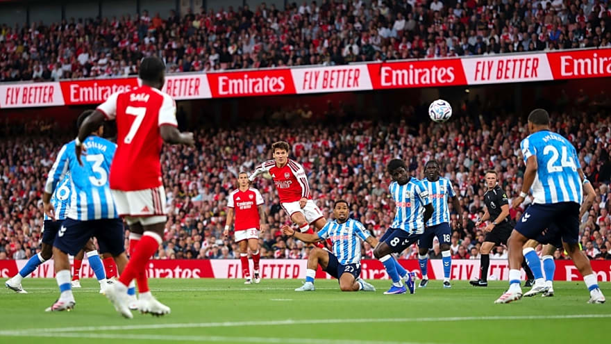 'Tough baptism' Ian Wright says Arsenal were under pressure