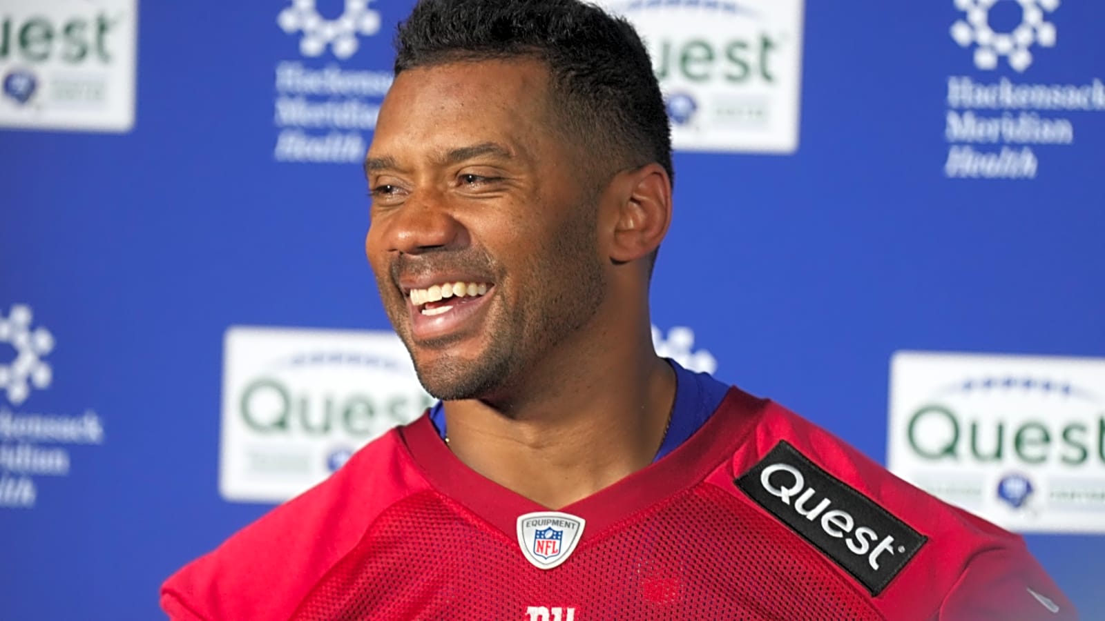Giants&#39; Russell Wilson and Jameis Winston Having &#39;More Giggles&#39; in New York