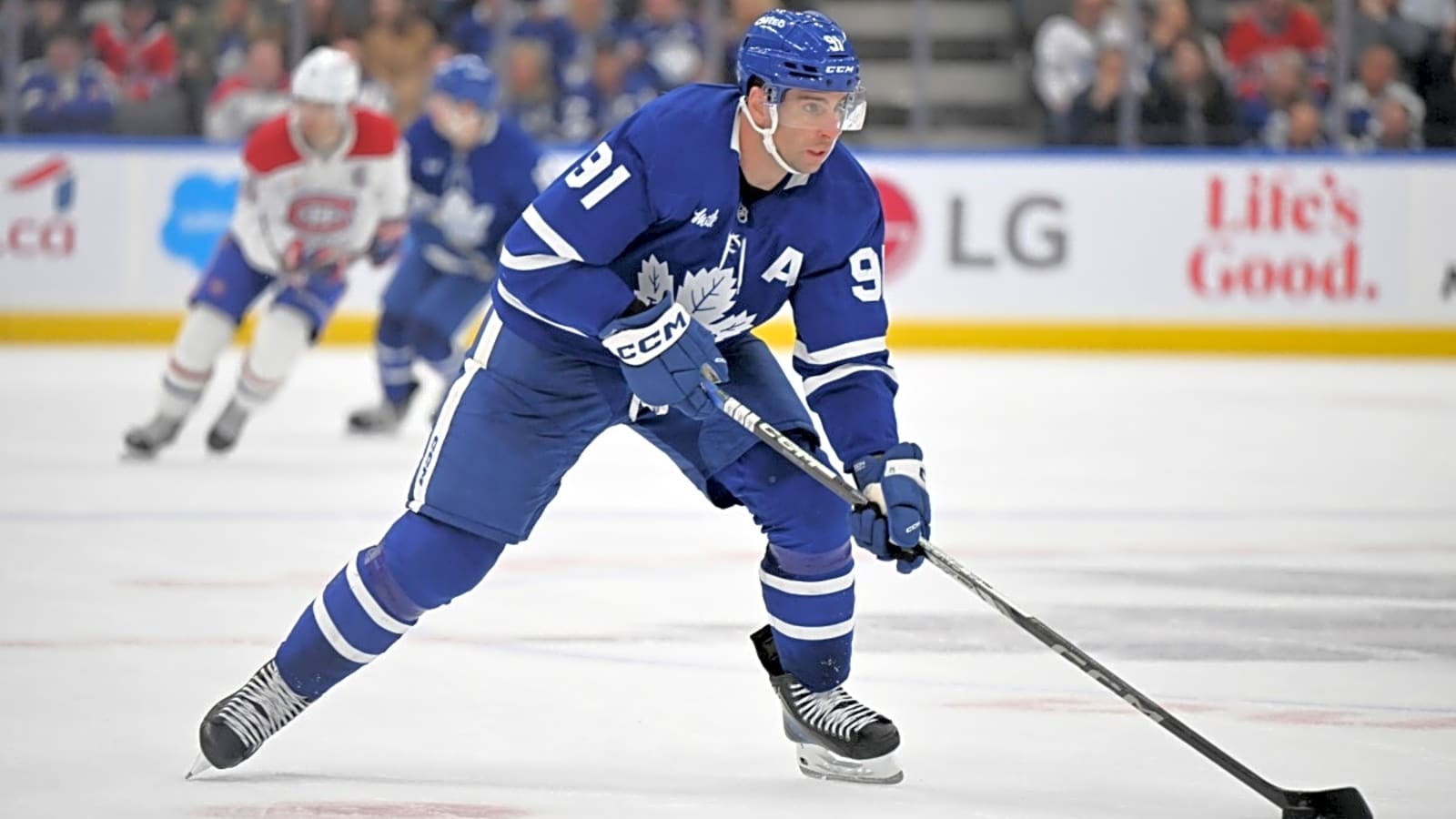 Maple Leafs' John Tavares Predicted to Sign With Surprising West Team Maple Leafs' John Tavares Predicted to Sign With Surprising West Team