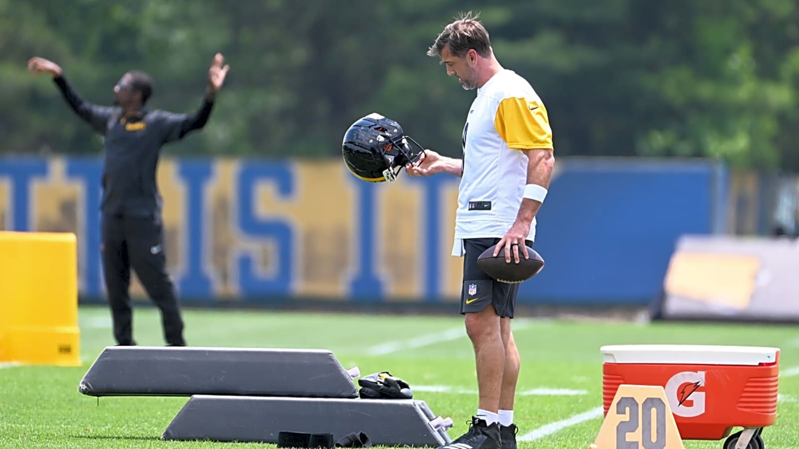NFL coaches and executives reveal their feelings on what the Pittsburgh Steelers are getting from quarterback Aaron Rodgers
