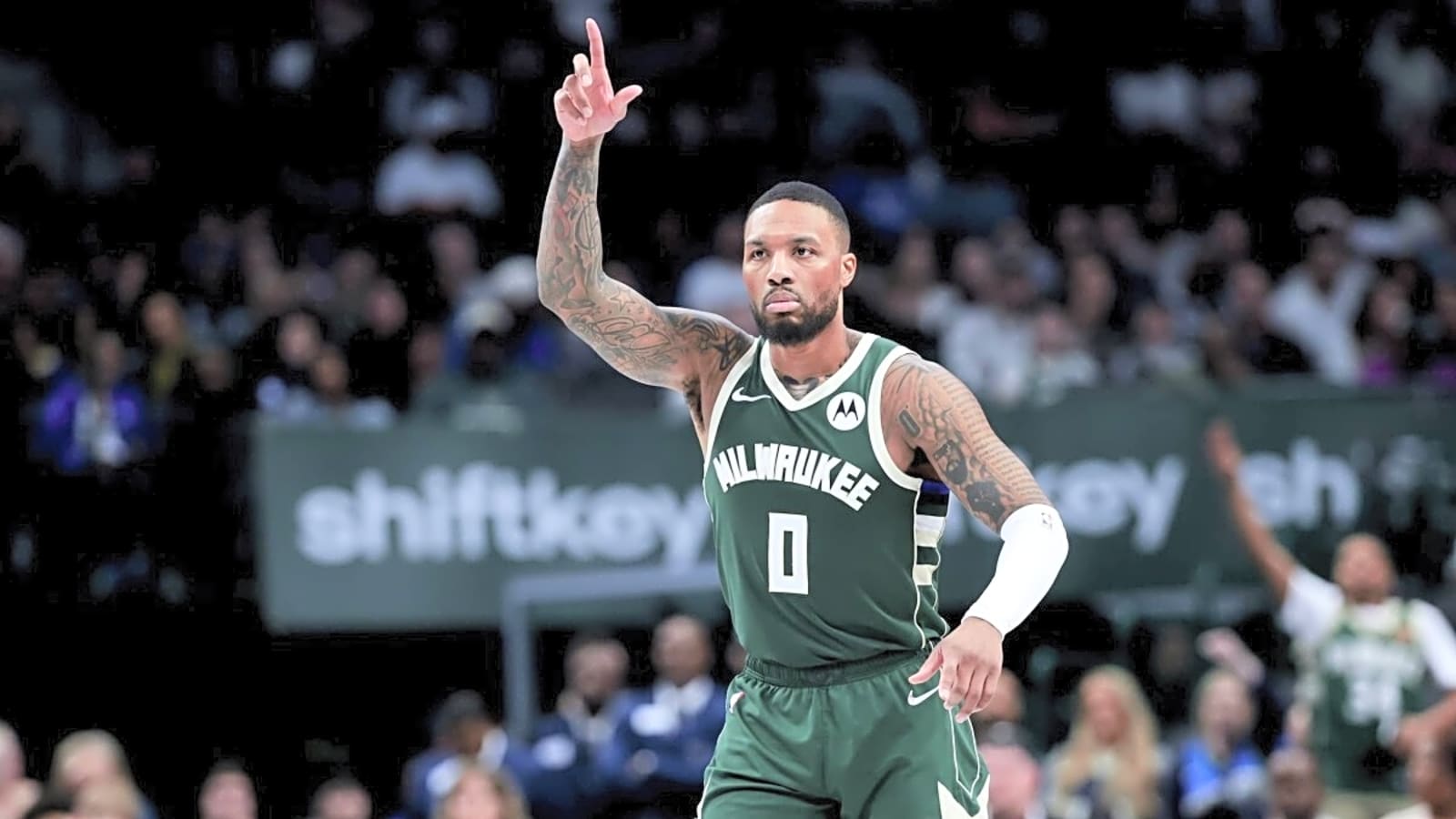 Warriors Are After Damian Lillard To Form Splash Bros 2.0 With Stephen Curry