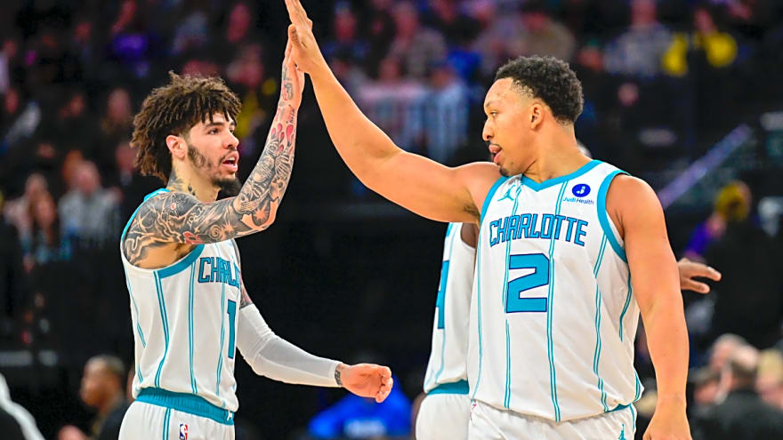 Former Vols basketball star Grant Williams makes cameo in Hornets guard LaMelo Ball's wild post-game interview that's going viral