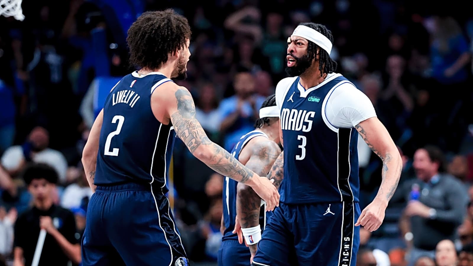Mavs Putting NBA On Notice in Free Agency