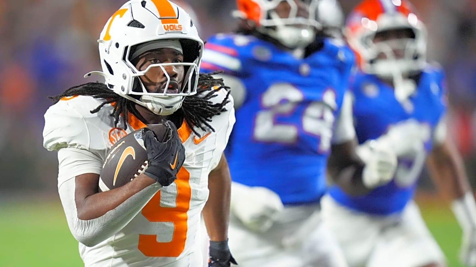 ESPN's Kirk Herbstreit and Chris Fowler majorly disrespected Tennessee Vols RB Star Thomas and they owe him an apology