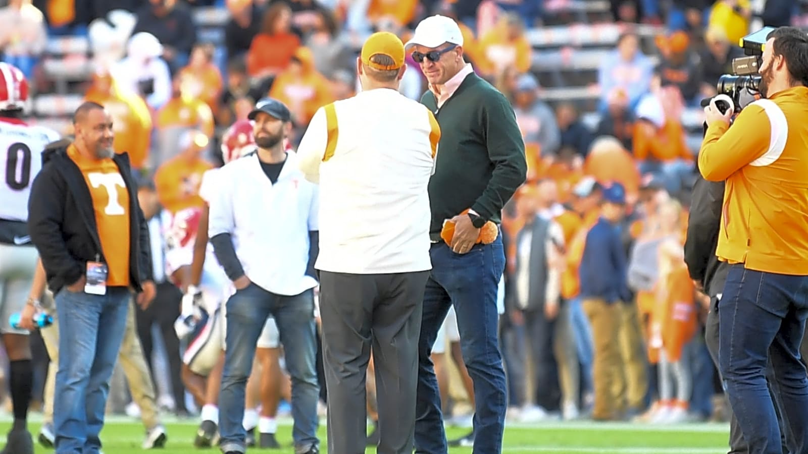 Peyton Manning spotted with important Vols commit before Tennessee vs Georgia game