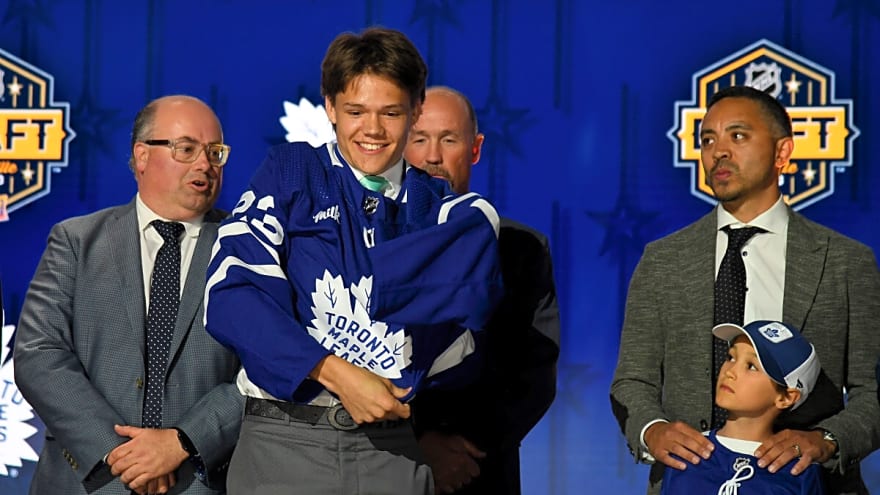 Maple Leafs&#39; Top Prospect Drawing Attention Early at Toronto&#39;s Training Camp