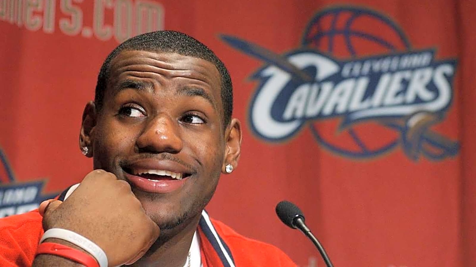 Private Sale Sees LeBron James Card Fetch a Staggering $4,250,000