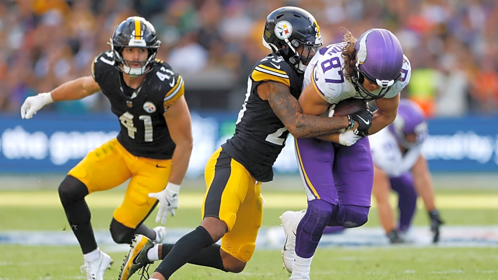 DeShon Elliott isn&#39;t letting the Steelers&#39; defense off easy after putting his teammates on notice for blown coverage vs. Vikings