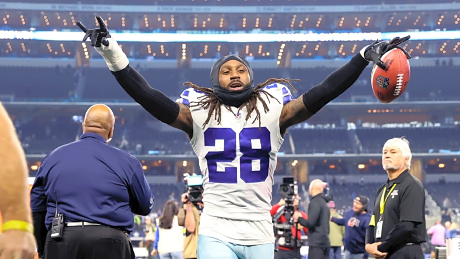 Cowboys Playmaker Endures Major Injury Scare During OTAs