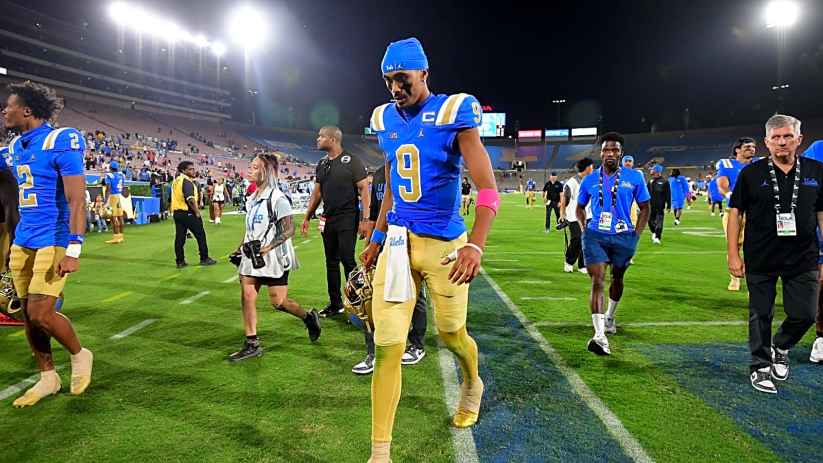 UCLA head coach DeShaun Foster throws shade at UNLV after Rebels player trash talks former Tennessee QB Nico Iamaleava