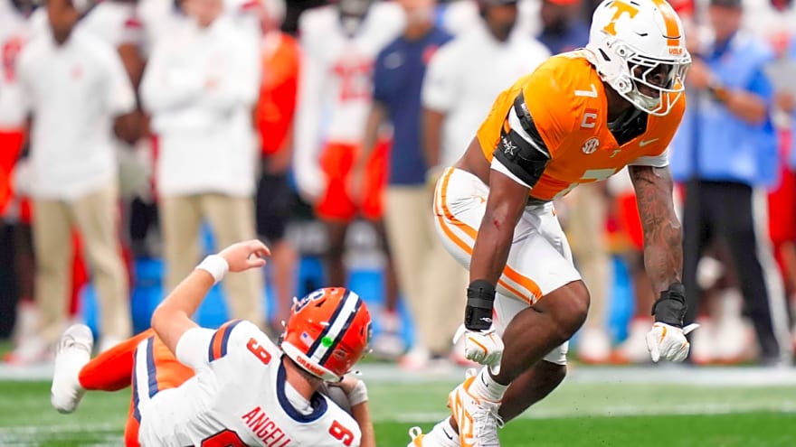 Tennessee DL Bryson Eason brought up Ray Lewis while talking about Vols LB Arion Carter before the season and now we know why he did
