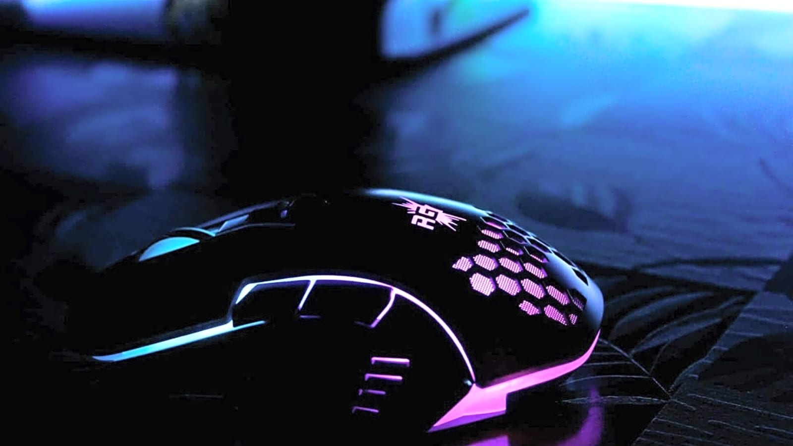 Razer Pro Click V2: Introduces The Ultimate Vertical Mouse for Comfort and Precision