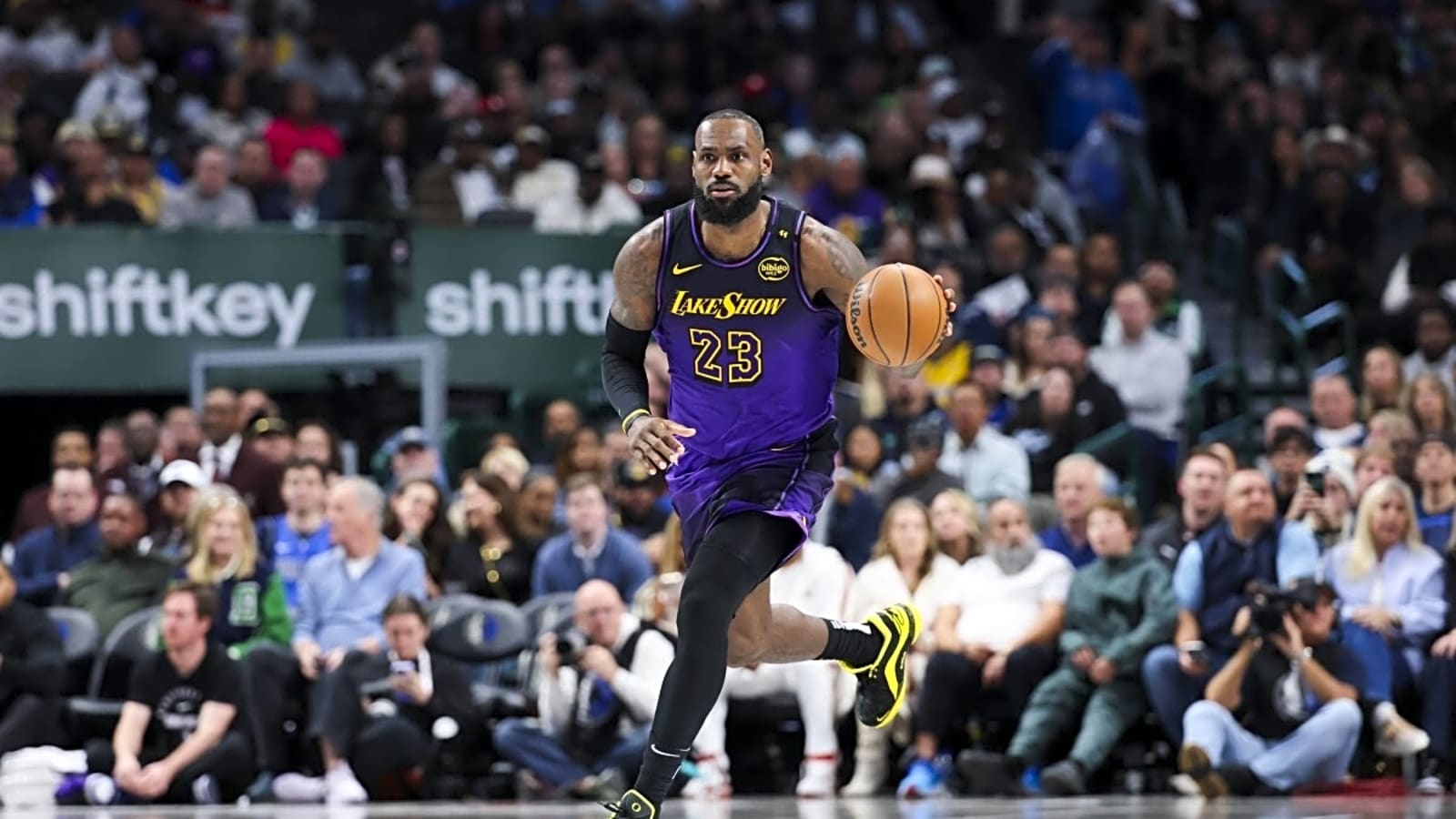 LeBron James Reportedly Curious About Joining Mavericks, Knicks Not Completely Ruled Out