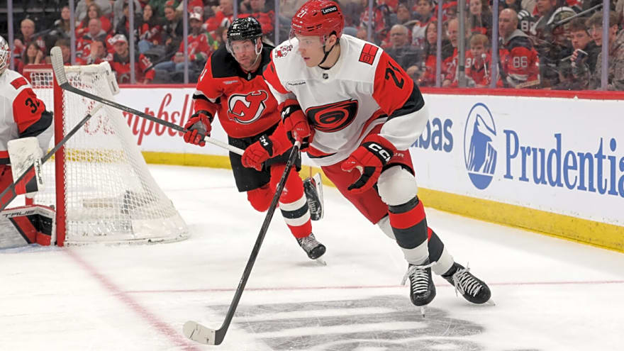 Hurricanes Defeat Devils 3-1 in Metropolitan Division Matchup