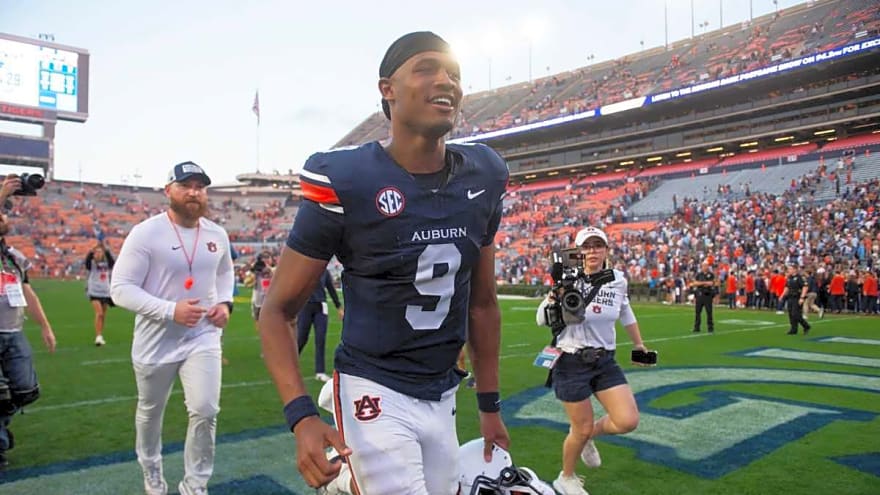 Auburn star freshman QB Deuce Knight explodes for six touchdowns, but how will Tigers prevent him from transferring?