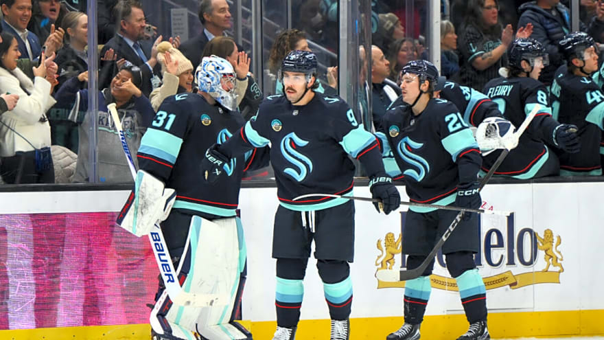 Tolvanen’s 3 Points Lead Kraken to 4-1 Win Over Flyers