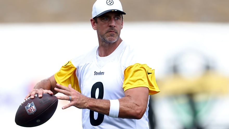 Aaron Rodgers Issues Stern Wake-Up Call to Steelers WR