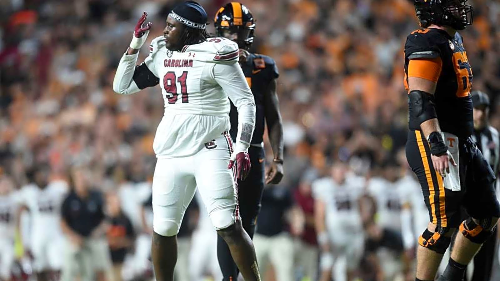 Las Vegas Raiders&#39; new defensive lineman Tonka Hemingway doesn&#39;t hold back while talking about his game