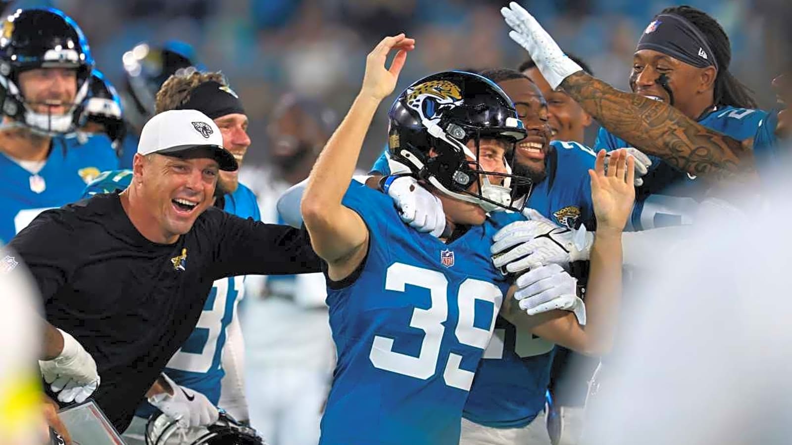 NFL Kicker Converts A 70-Yard Field Goal - But It Won&#39;t Break The Record