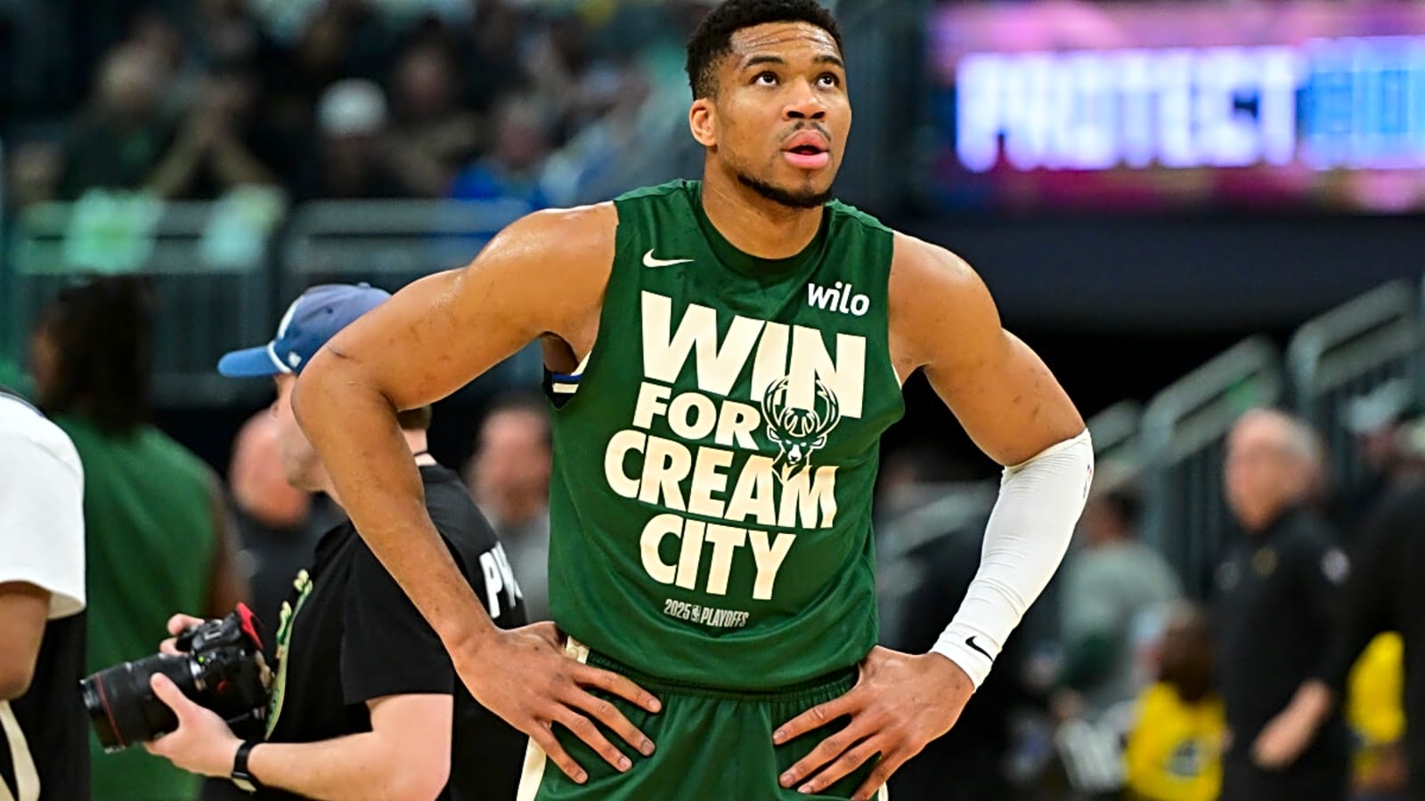 'He Don&#39;t Wanna Be There': Rockets Legend Says Bucks Need To 'Cut The Cord' With Giannis Antetokounmpo