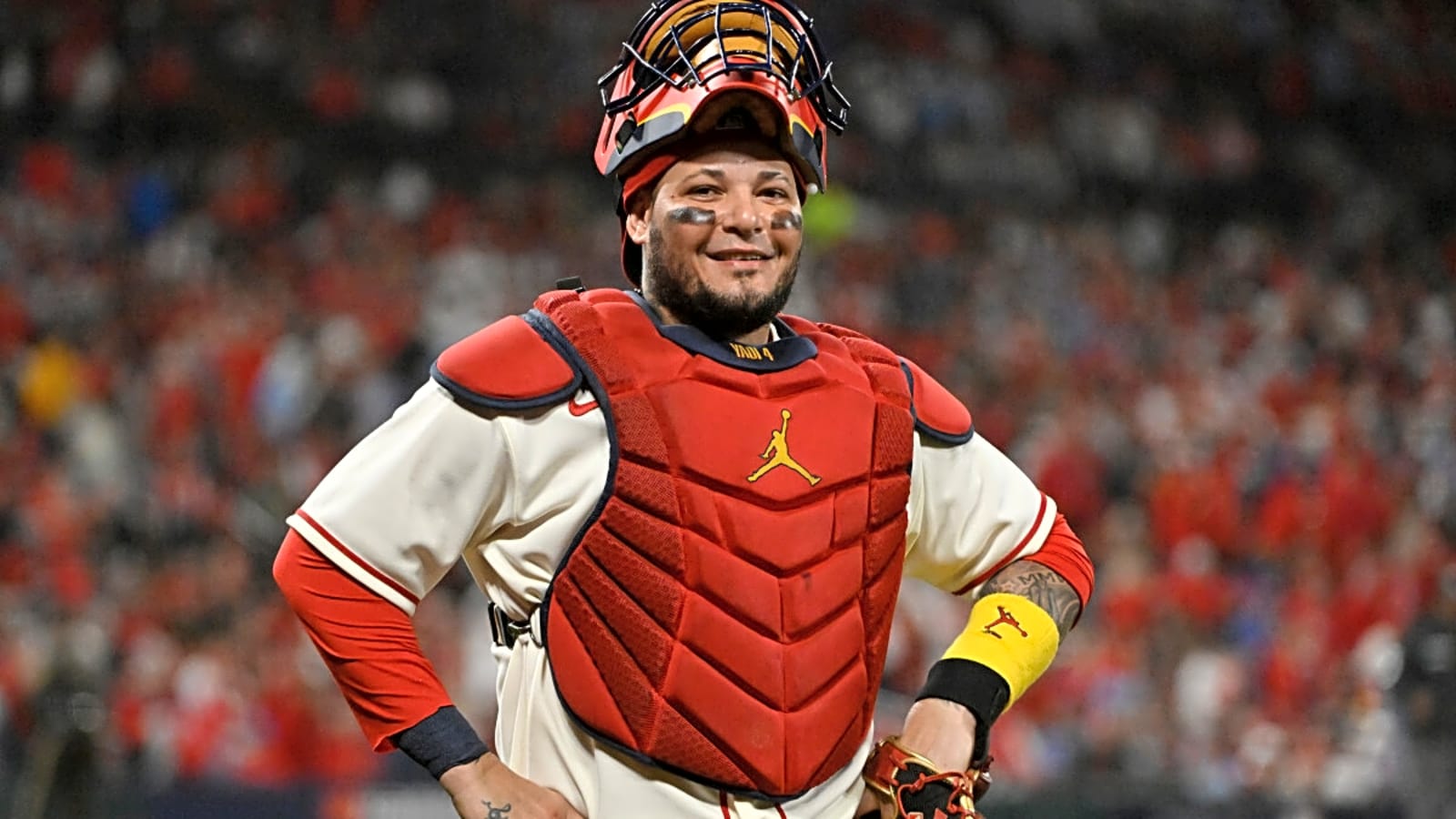 Cardinals Make Special Yadier Molina Reunion for Cubs Series