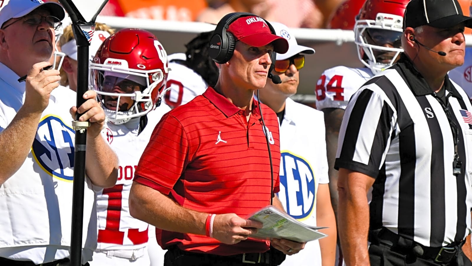 Brent Venables set for a date with the mirror after Sooners' complete physical collapse in Red River Rivalry