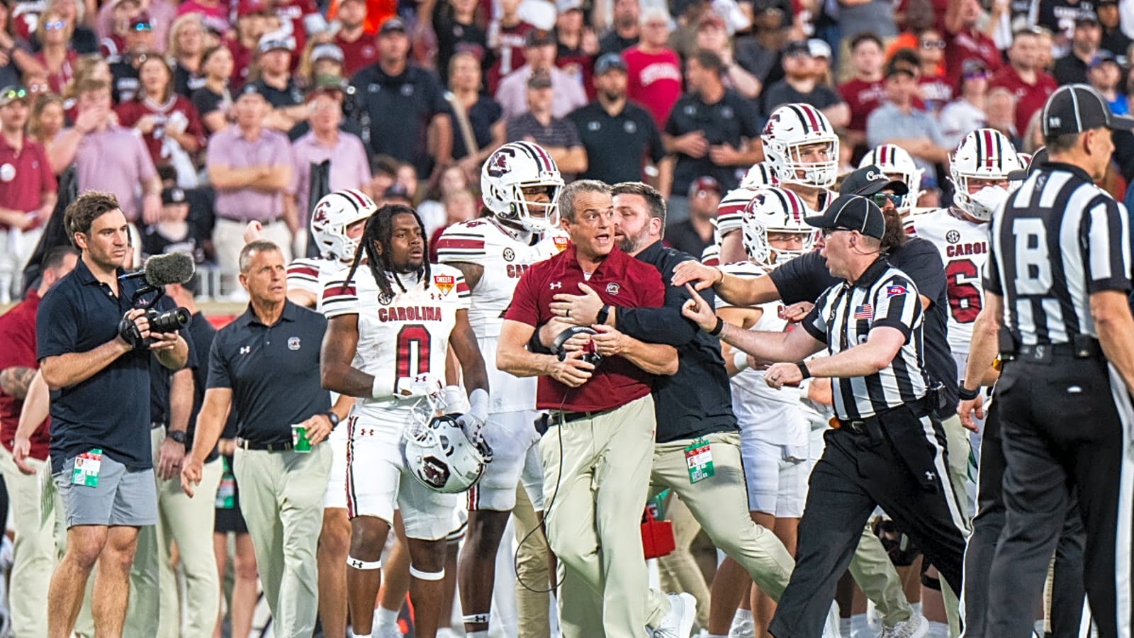 South Carolina is in a tight recruiting battle for elite 2026 player who is also considering National Championship contenders
