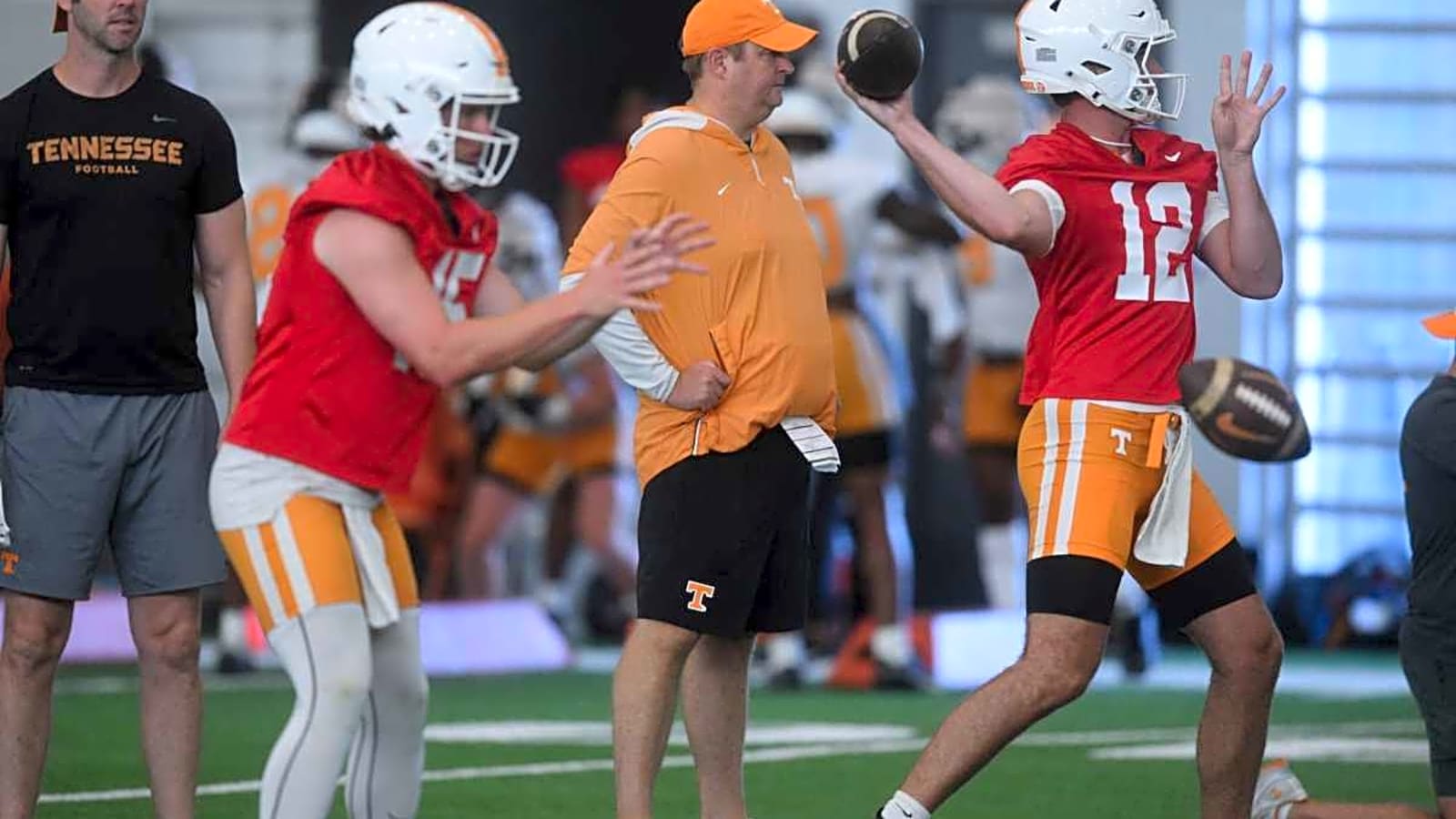 Josh Heupel continues to be coy about Tennessee Vols&#39; upcoming QB battle with recent decision, but it makes perfect sense