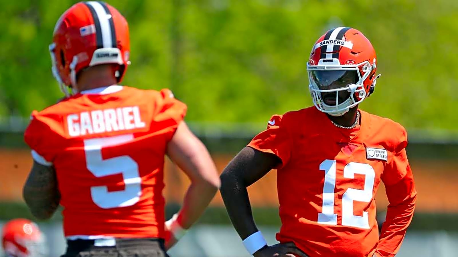 Former NFL QB Predicts Dolphins Trade for Browns’ Rookie QB