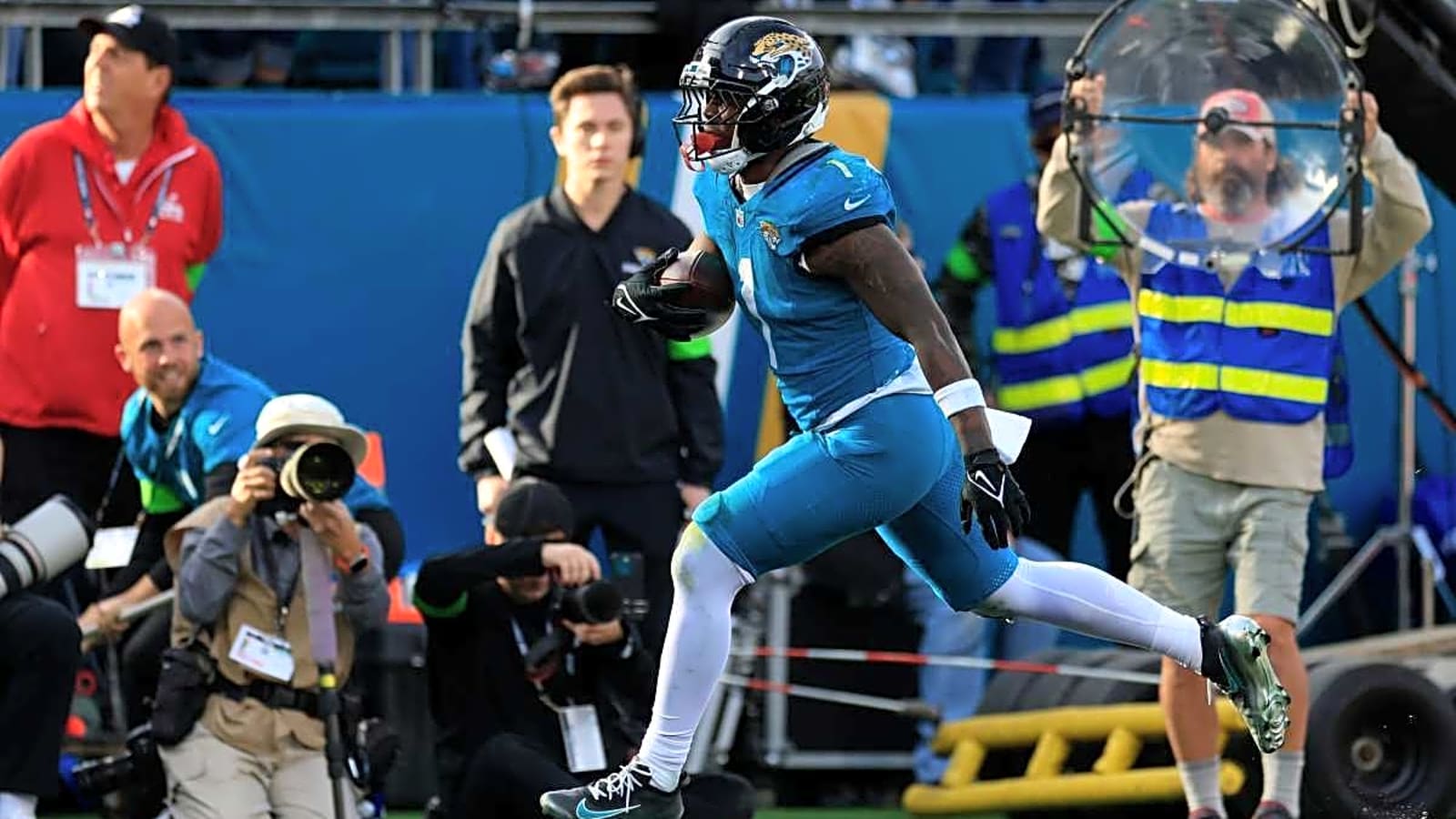 Ranking the Top 2026 NFL Free-Agent Running Backs for Fantasy Football