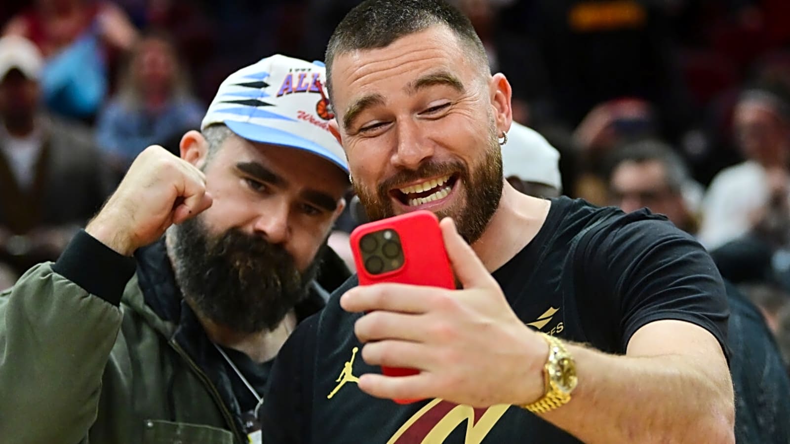 Travis Kelce’s Four-Word Reaction to Jason Kelce’s &#39;Favorite&#39; Happy Gilmore 2 Photo