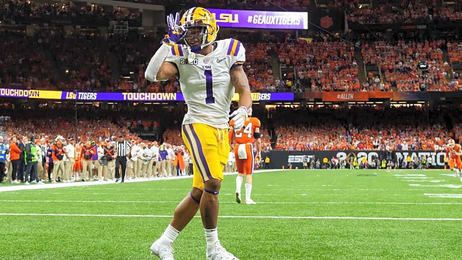 Way-too-early 2026 NFL Mock Draft has Bengals selecting younger brother of player whom Ja&#39;Marr Chase dominated in college