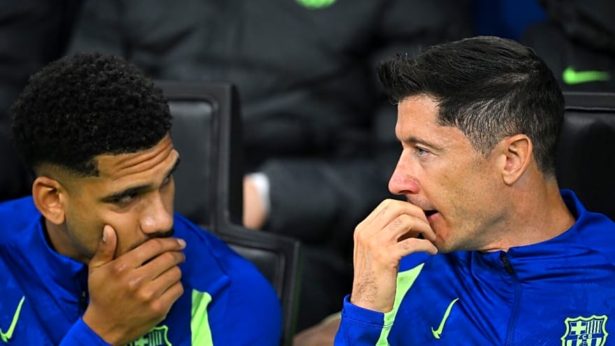 Report: Liverpool & Chelsea transfer target cleared to leave in surprise squad overhaul