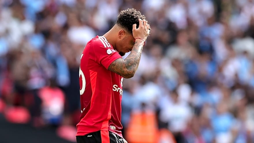 Fabrizio Romano shares what he’s hearing out of Old Trafford this afternoon with £25m deal given new deadline
